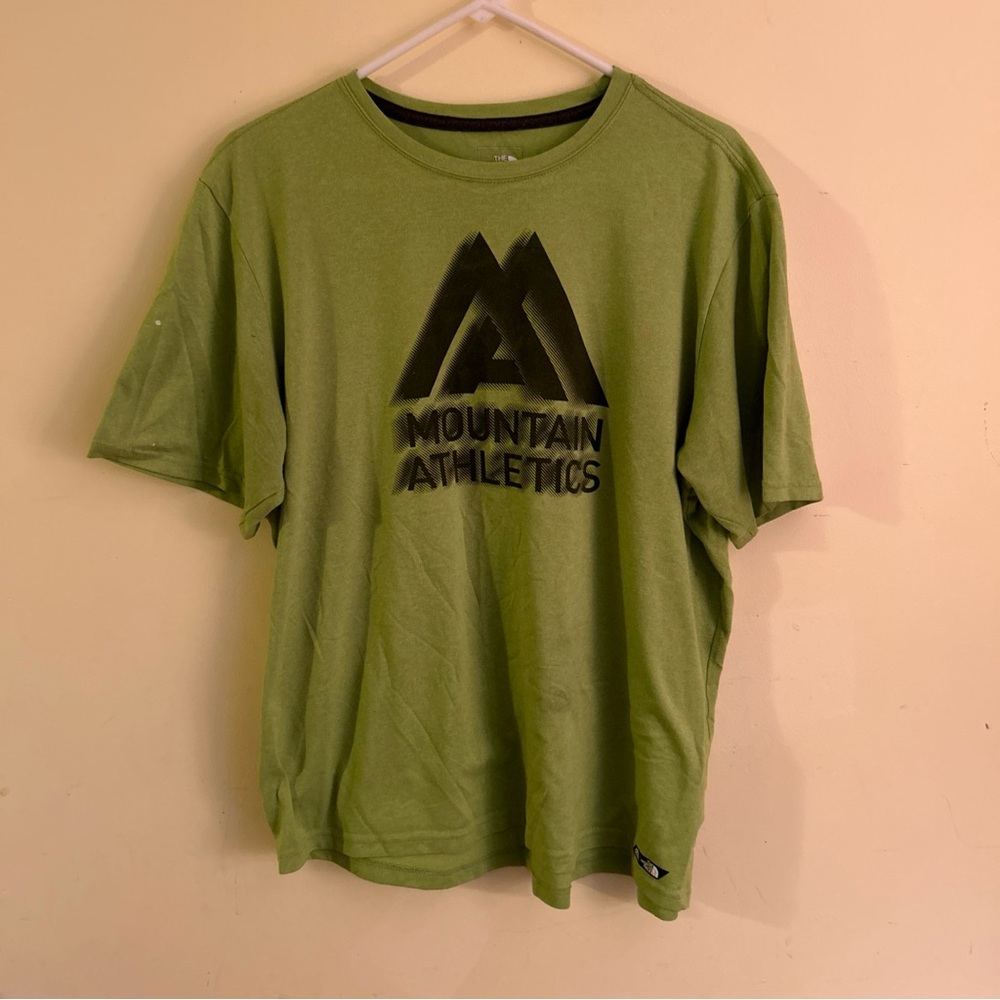 The North Face Mountain Athletic Mens Large Short Sleeve Crew Neck Shirt